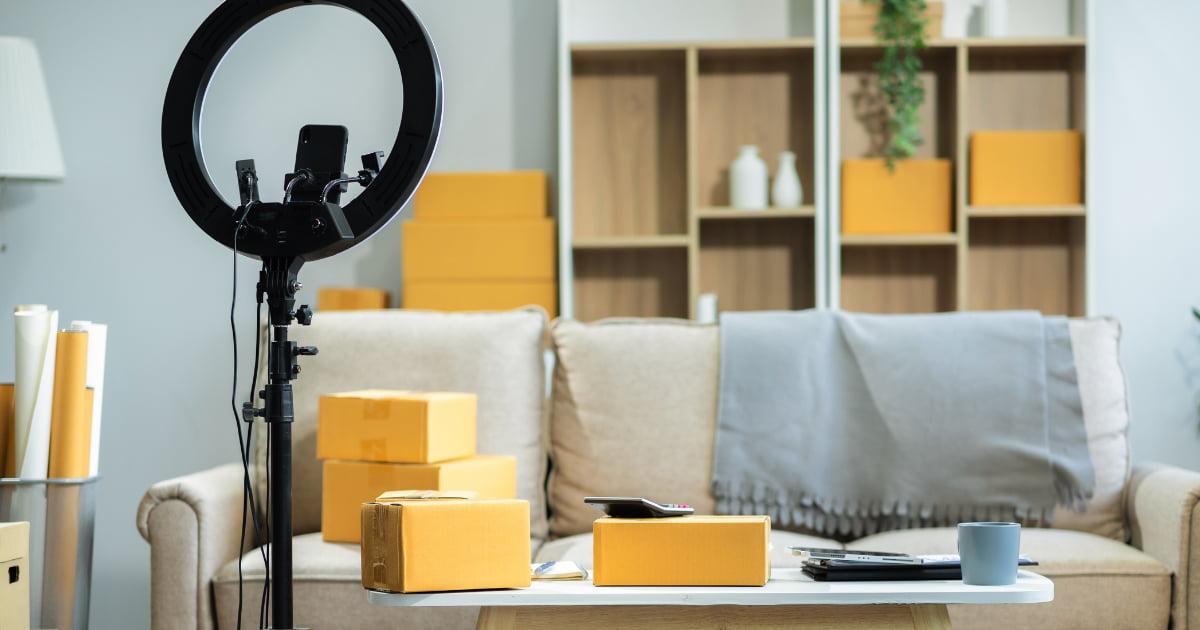 配信機材が置かれている部屋